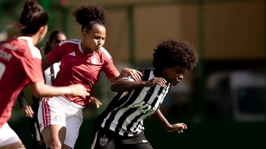 Internacional e Atlético-MG em campo no Brasileirão Feminino 2026