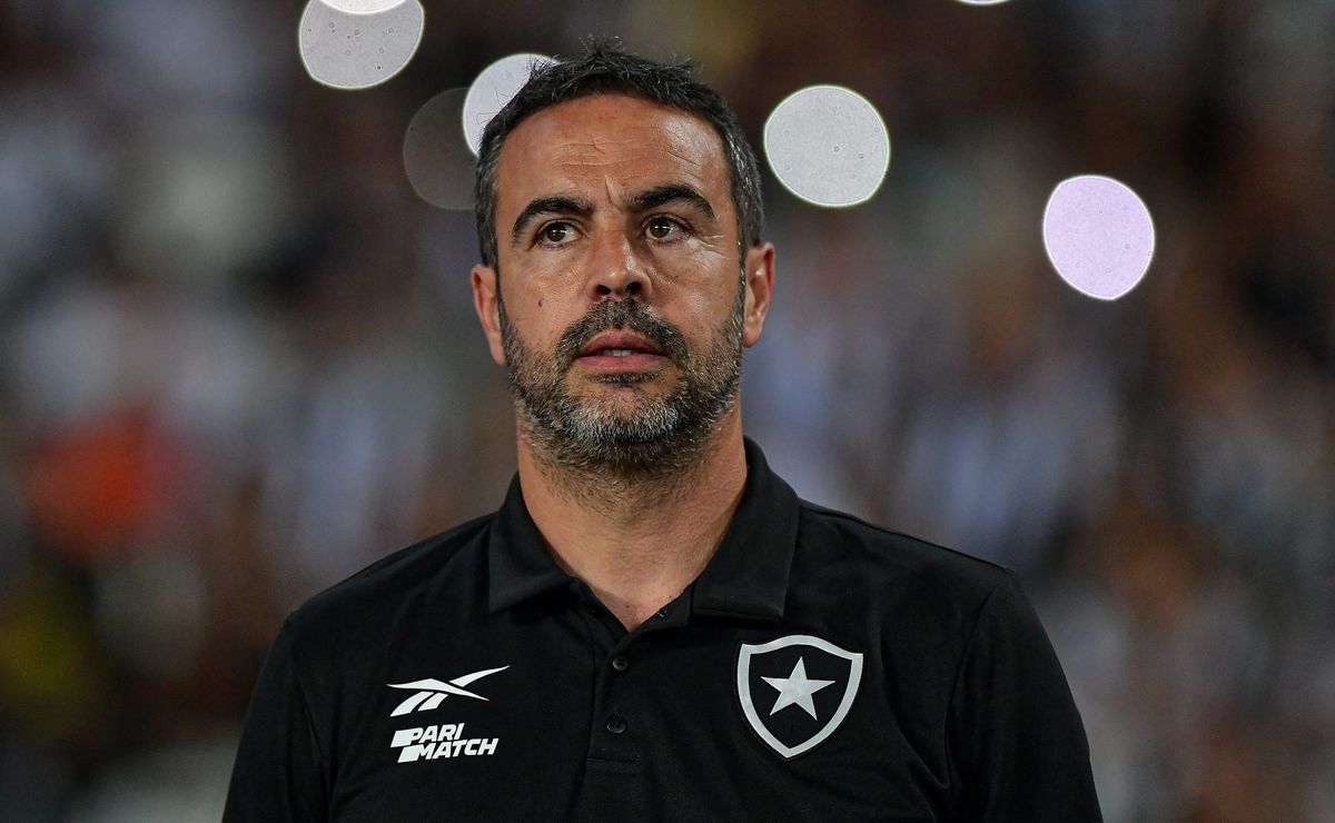 Artur Jorge esfria busca de reforços no Cruzeiro e mostra confiança com atual elenco: “Acredito nos meus”
