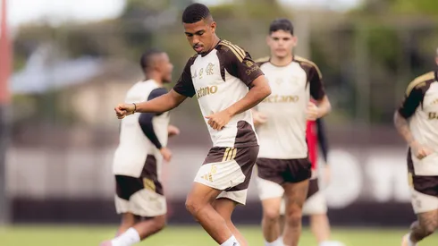 Flamengo de Samuel Lino terá período sem jogos durante a Data FIFA Foto: Adriano Fontes/Flamengo