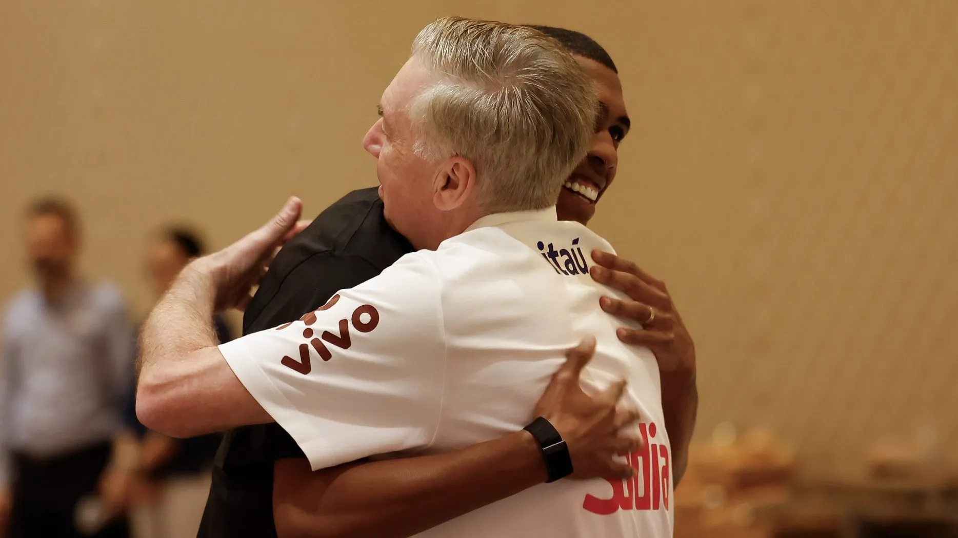 Rayan e Ancelotti - Foto: Rafael Ribeiro/CBF.