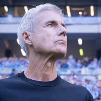 Botafogo segue no mercado e contata Luís Castro