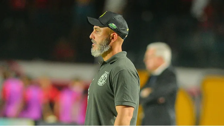 Rafael Guanaes, técnico do Mirassol durante partida contra o Vitoria. Foto: Walmir Cirne/AGIF