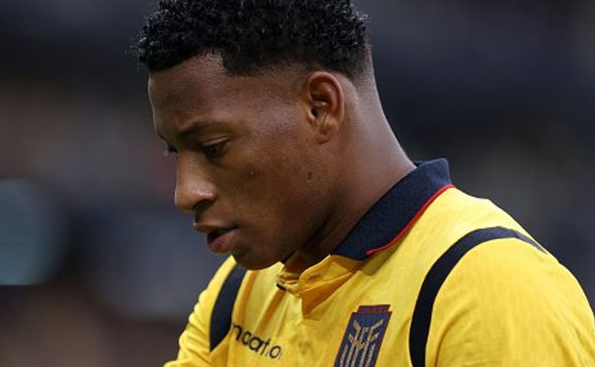 Gonzalo Plata desagrada Leonardo Jardim e Flamengo tenta recuperar atacante nos bastidores