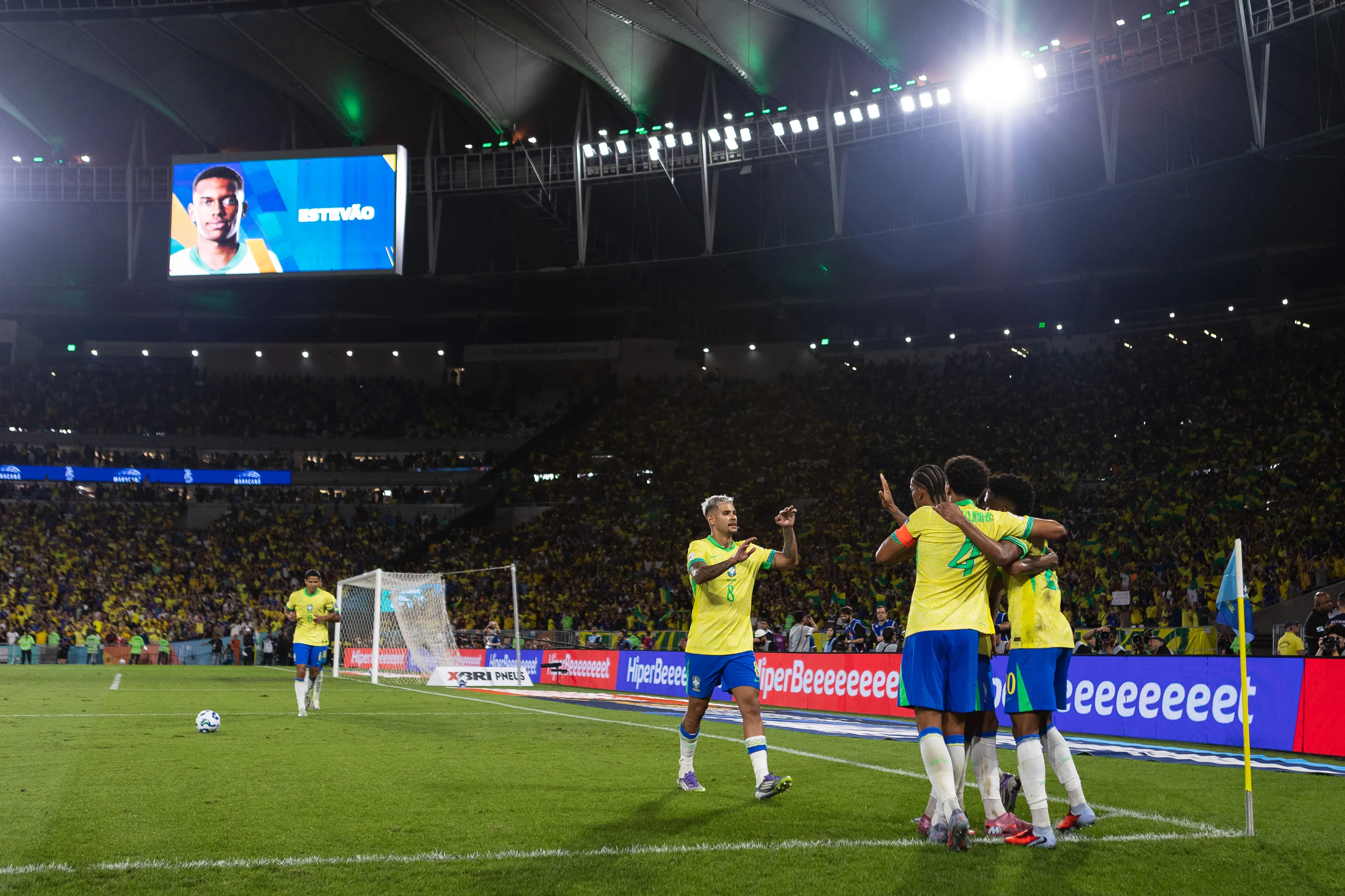Jogadores da sseleção brasileira, comemora gol da equipe durante a partida entre Brasil e Chile. (Photo by Ruano Carneiro/Getty Images)