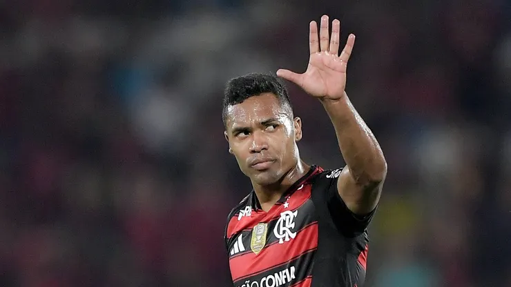 Lateral possui contrato até o final de 2026