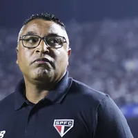 Roger Machado tem conversa com líderes do elenco