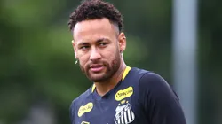 Neymar durante treinamento do Santos no CT Rei Pelé
