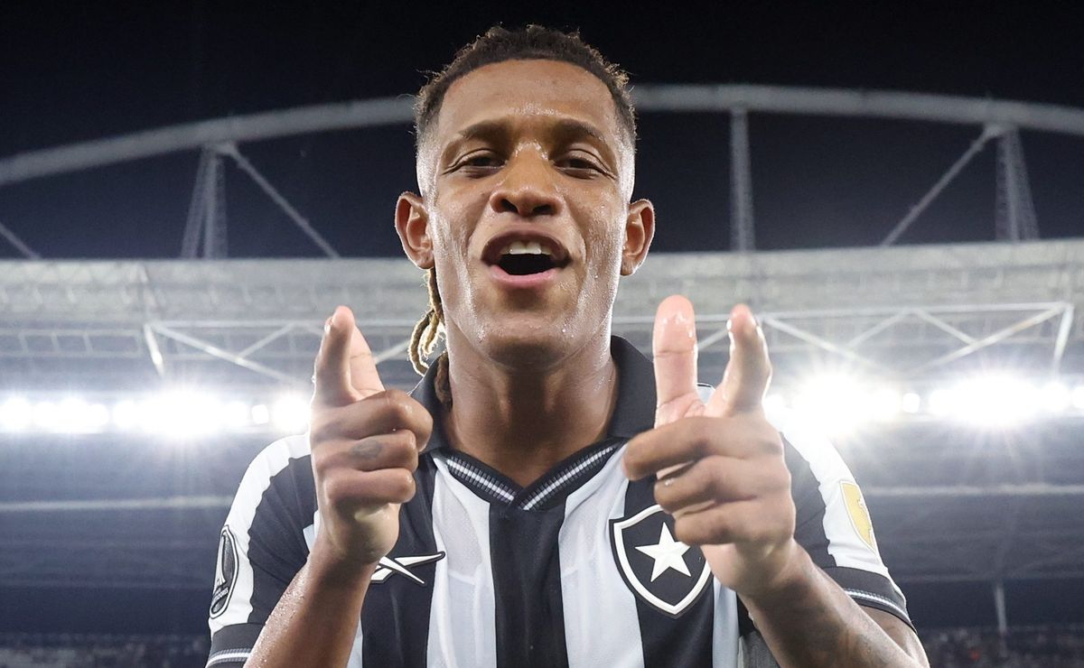 Palmeiras mantém conversas com staff de Danilo e Botafogo pede R$ 151,9 milhões pelo volante