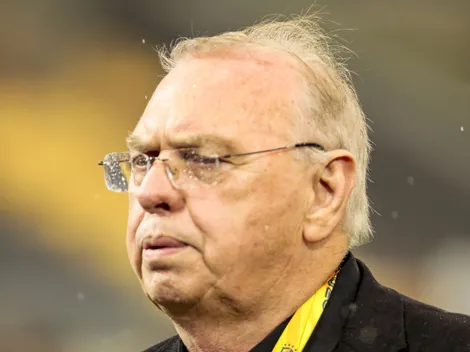 Osmar Stabile veta renovação com Depay no Corinthians