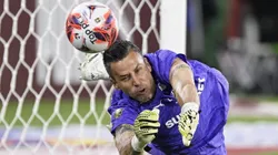 Aos 45 anos, Fábio é titular absoluto do Fluminense e ganha 'lobby' de Júlio César para a Copa do Mundo