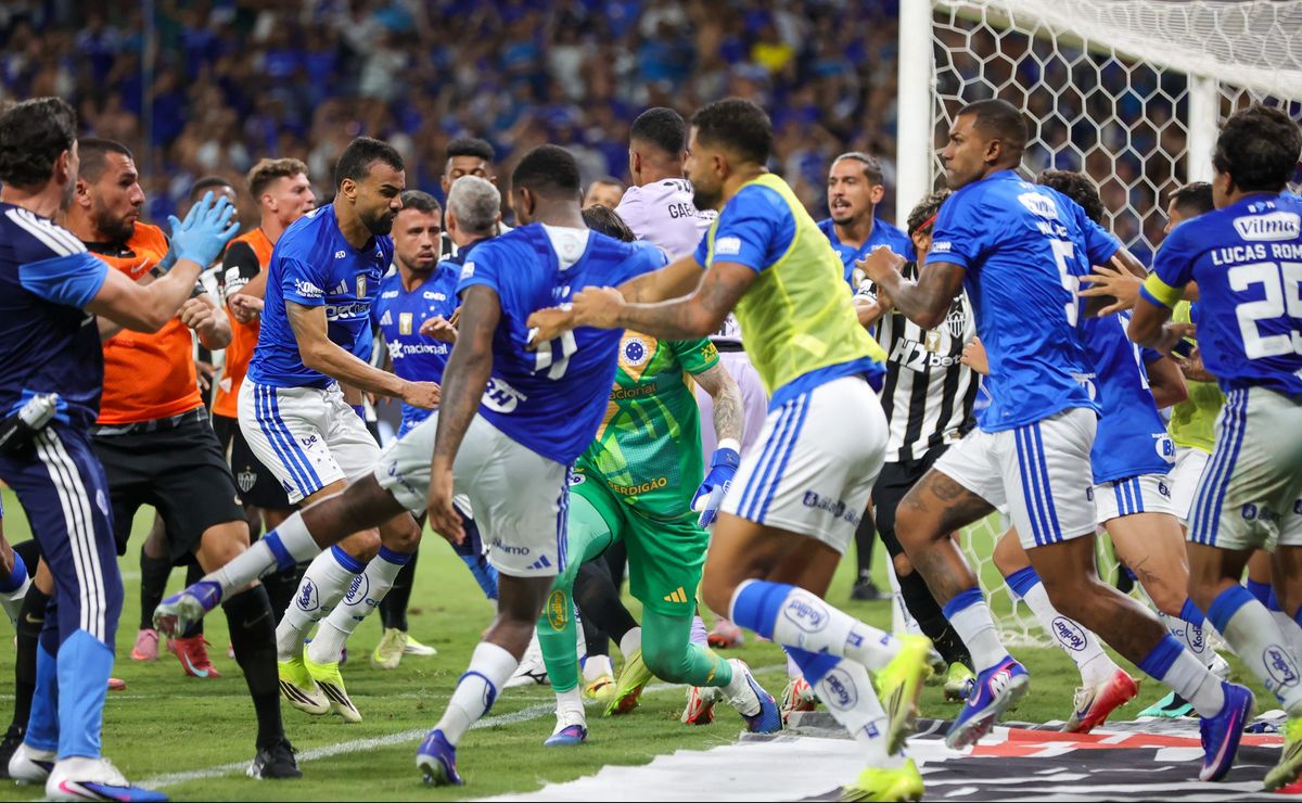 Jogadores do Cruzeiro são suspensos por quatro jogos devido a briga contra o Atlético-MG