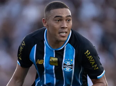 Carlos Vinícius jogou todos os jogos do Grêmio em 2026