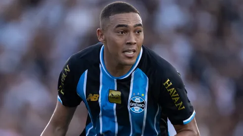 Carlos Vinicius jogou todos os 19 jogos do Grêmio em 2026