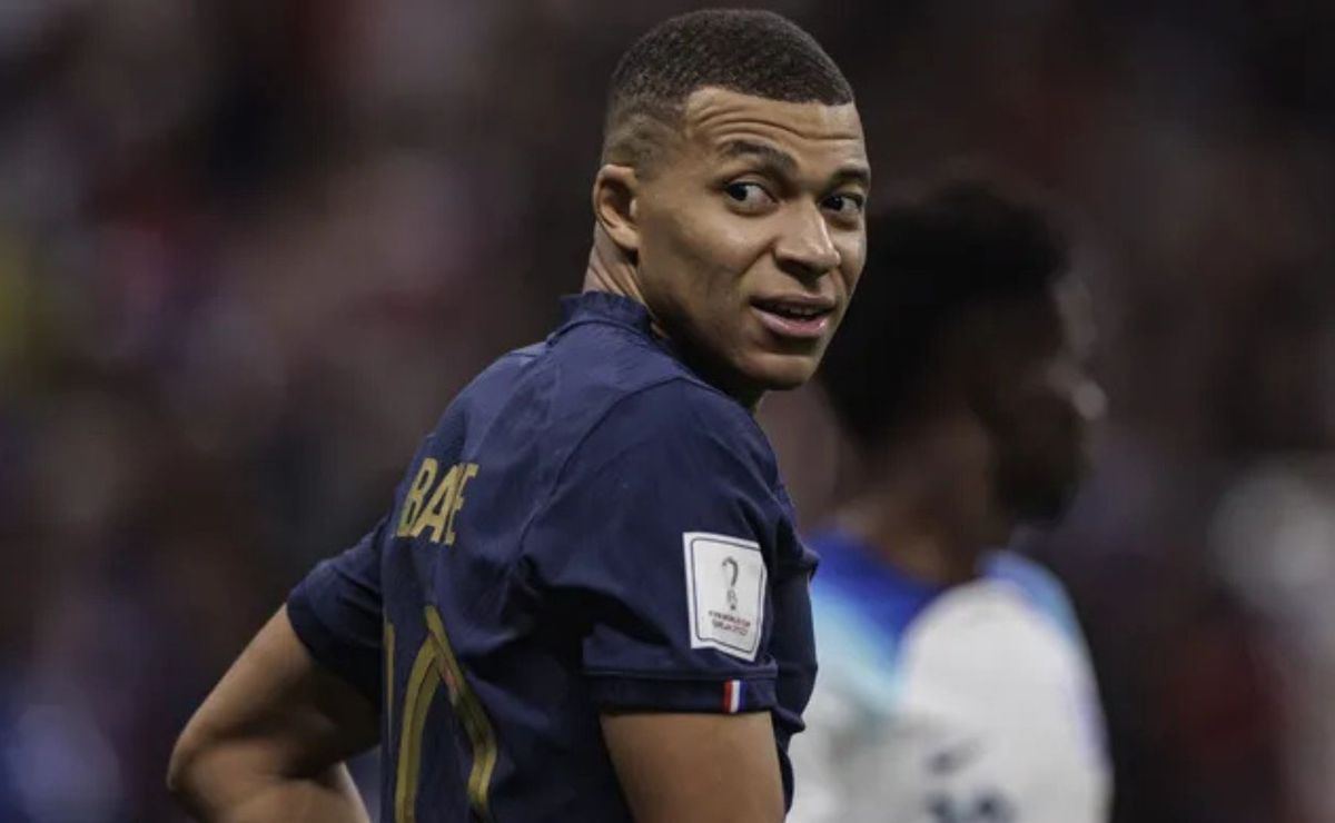 Mbappé explica lesão polêmica e confirma que está à disposição para Brasil x França
