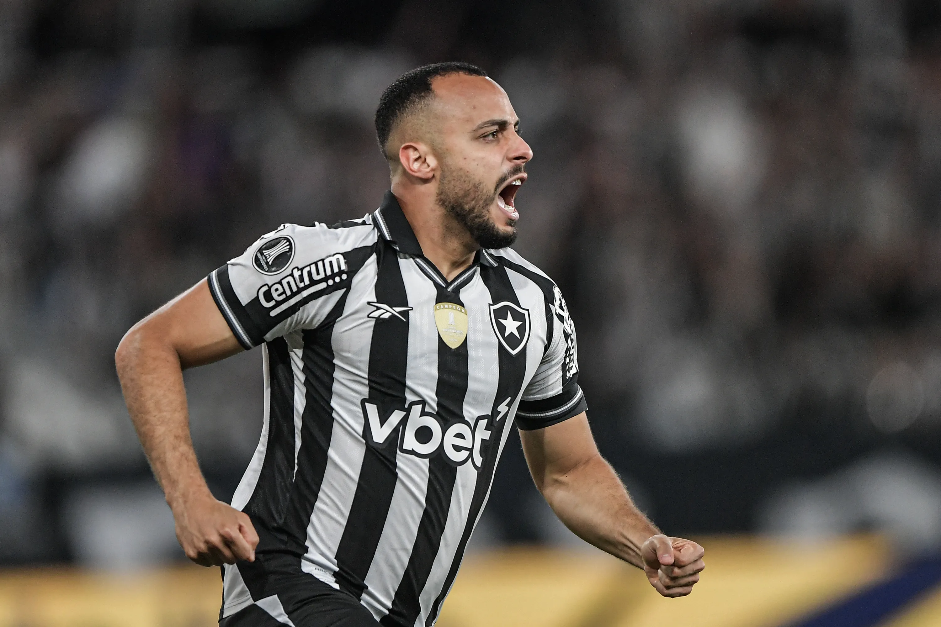 Arthur Cabral é o plano A do Corinthians. Foto: Thiago Ribeiro/AGIF