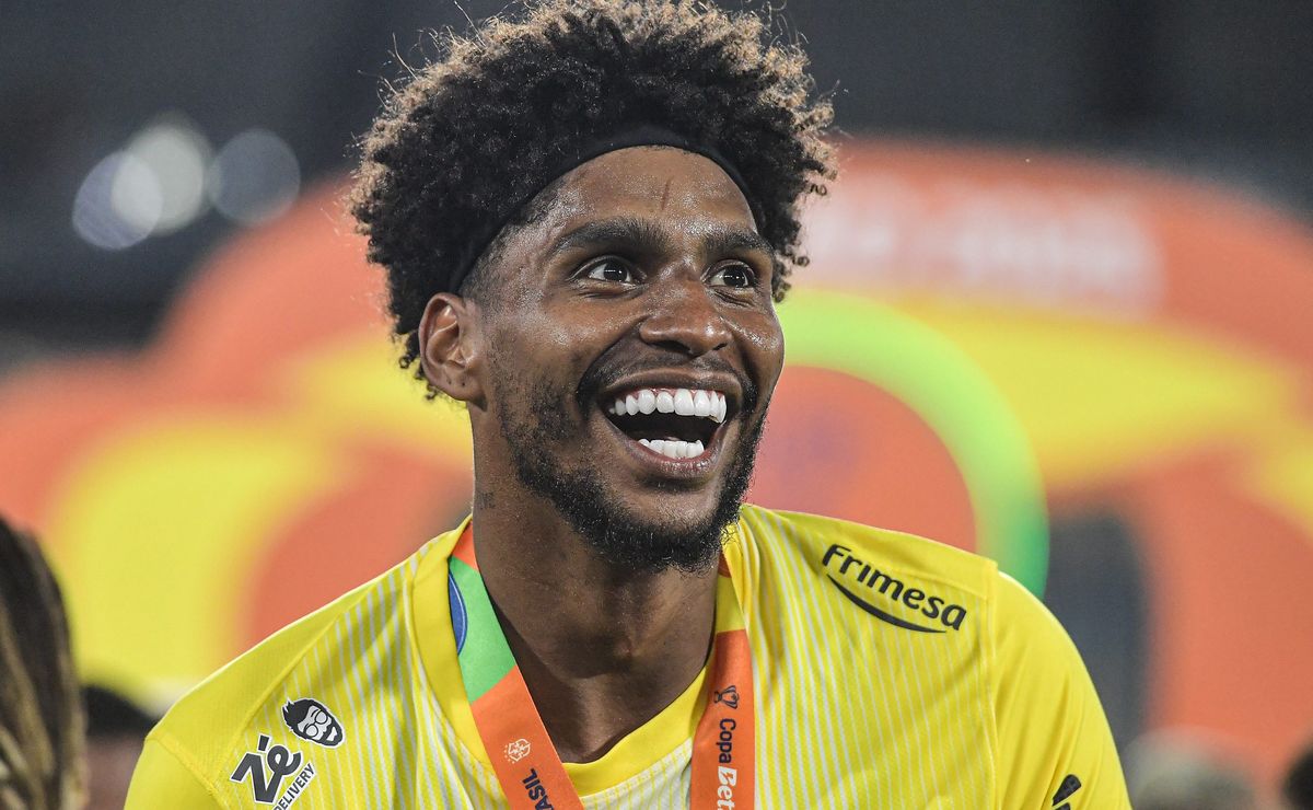 Convocado para a Seleção, Hugo Souza usa reviravolta no Corinthians para inspirar jovens em projeto de formação