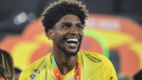 Hugo Souza serve como inspiração em projeto de formação de jovens