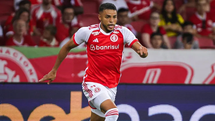 Internacional sofreu um transfer ban em razão de dívida com o atacante Wanderson Foto: Maxi Franzoi/AGIF