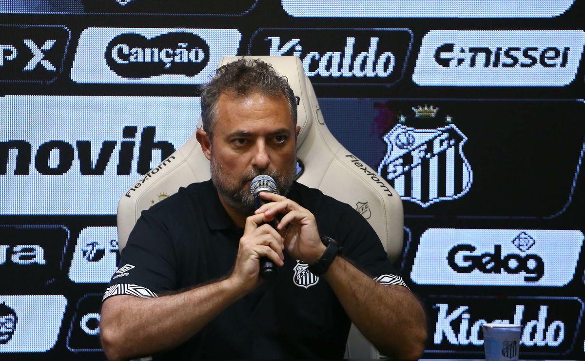 Santos esfria busca por lateral-esquerdo e prioriza contratações na próxima janela de transferências