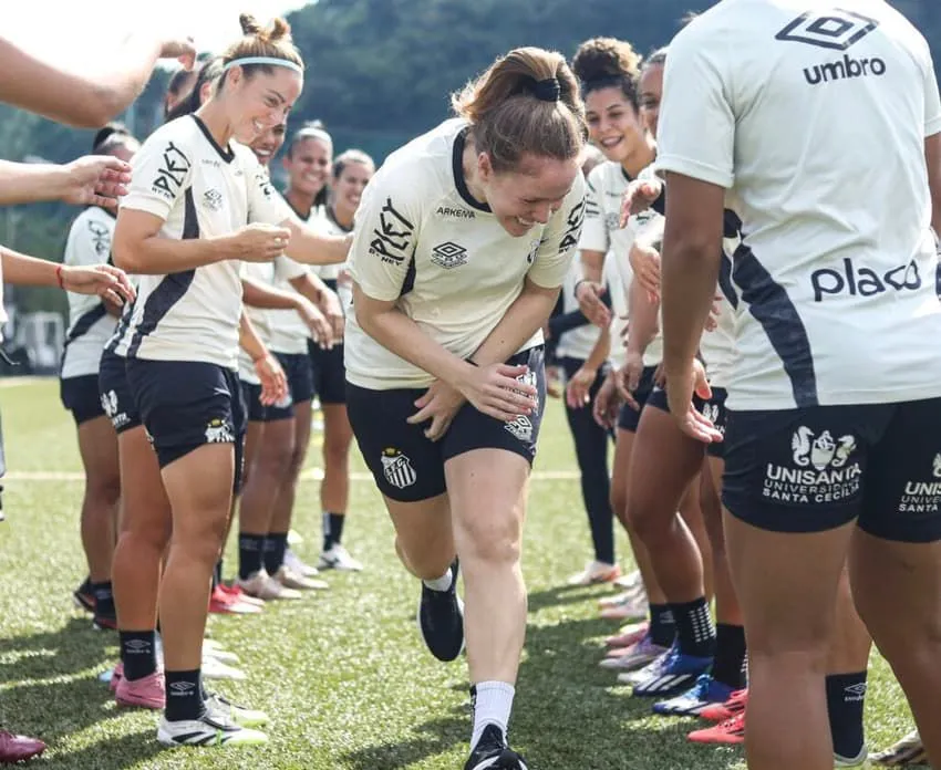 Ketlen retorna após licença-maternidade. Foto: Divulgação/Santos