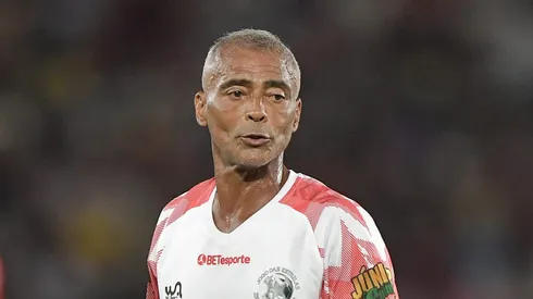 Romario jogador do time Branco durante partida contra o time vermelho no estadio Maracana pelo Jogo das Estrelas – Zico All Star Game 2025 Foto: Thiago Ribeiro/AGIF