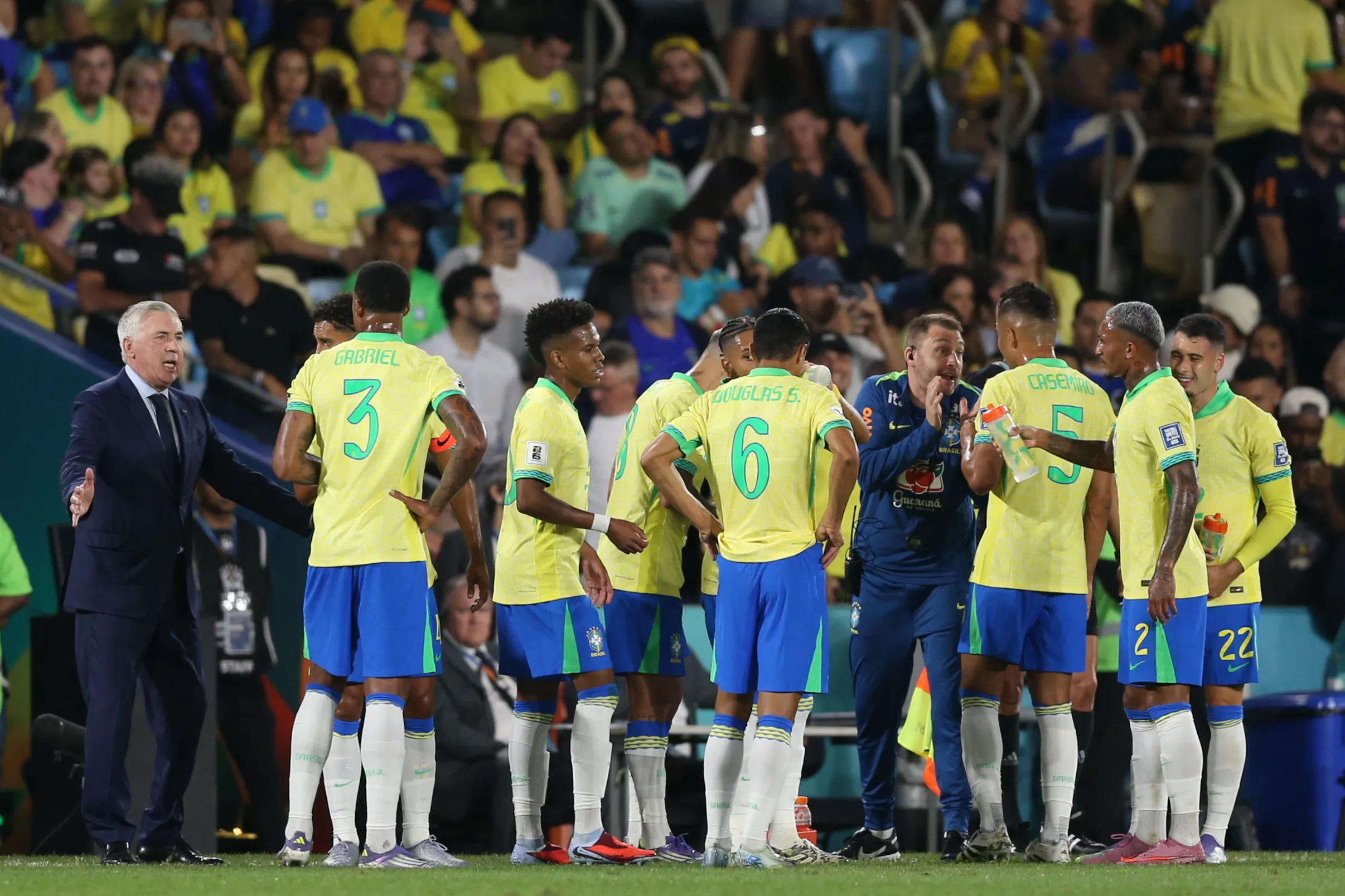 RJ – RIO DE JANEIRO – 04/09/2025 – ELIMINATORIAS COPA DO MUNDO 2026, BRASIL X CHILE – Carlo Ancelotti tecnico do Brasil durante a partida contra o Chile no Maracana no Rio de Janeiro (RJ), pelas Eliminatorias da Copa do Mundo 2026. Foto: Marlon Costa/AGIF