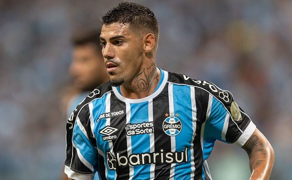 Grêmio decide liberar Mayk ao Remo e negocia modelo de contratação do lateral-esquerdo