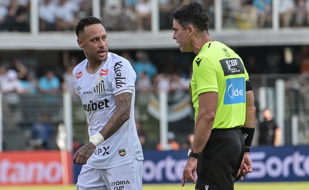 Santos é um dos times mais indisciplinados do Brasileirão e preocupa com alto número de cartões