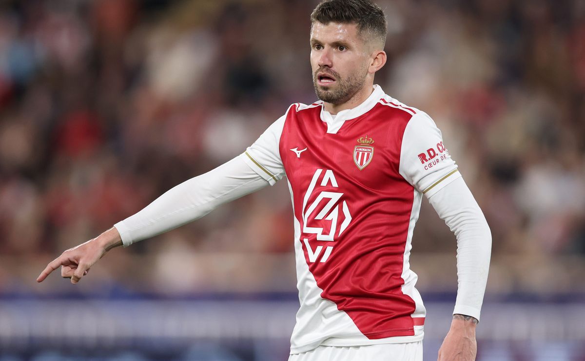 Flamengo barra Bidu, mas já prepara bote por Caio Henrique caso Ayrton Lucas saia