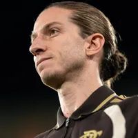 Filipe Luís prioriza Europa e conversa com Jorge Mendes