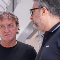 Cuca pede volante, lateral e ponta para o Santos