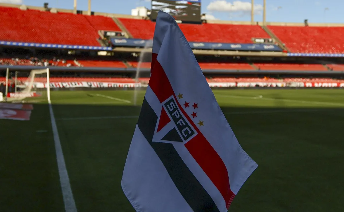 São Paulo é intimado pelo MP e gestão de Julio Casares vira alvo de investigação delicada