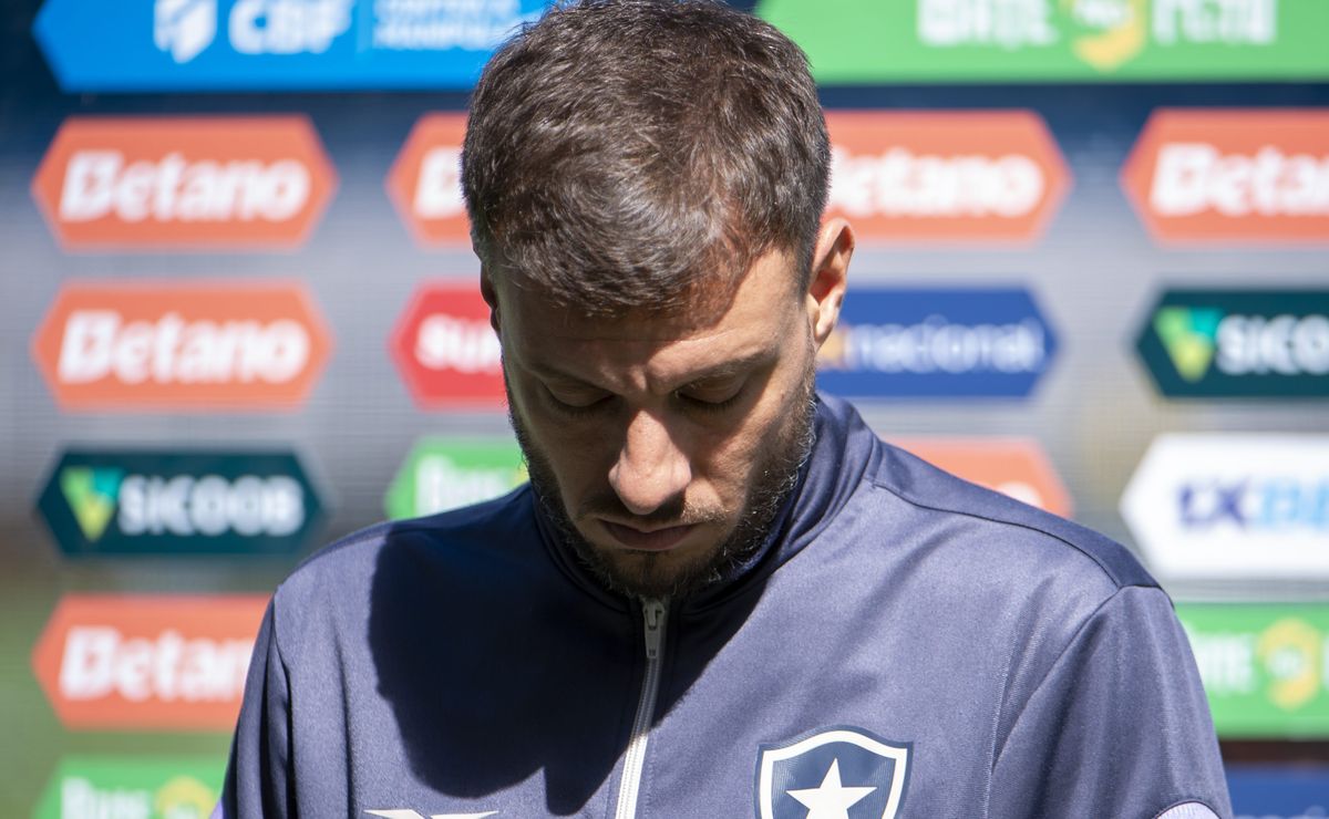 Textor banca saída de Anselmi no Botafogo e decisão surpreende elenco que apoiava o treinador