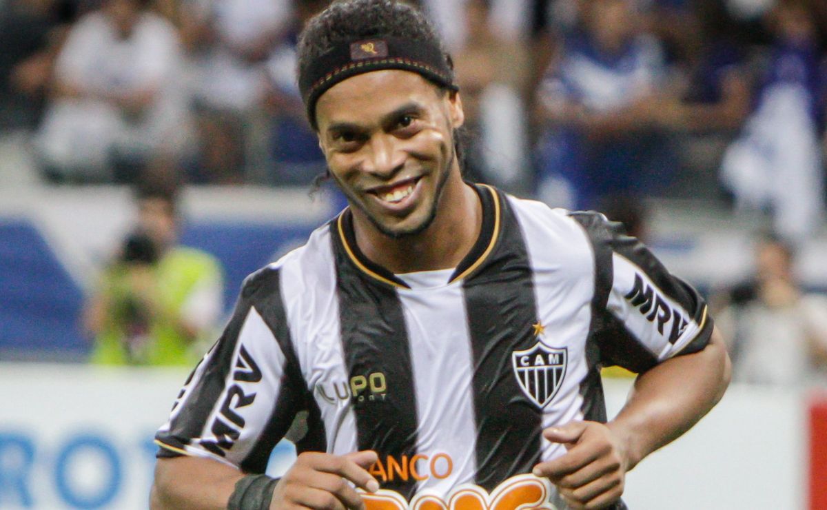 Ronaldinho Gaúcho detalha importância do Atlético em sua carreira ao celebrar os 118 anos do Galo