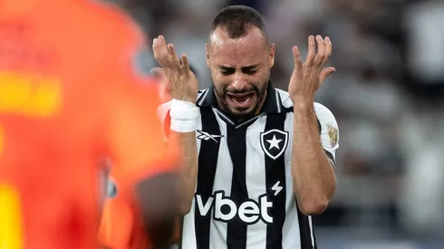 Arthur Cabral vive momento ruim no Botafogo