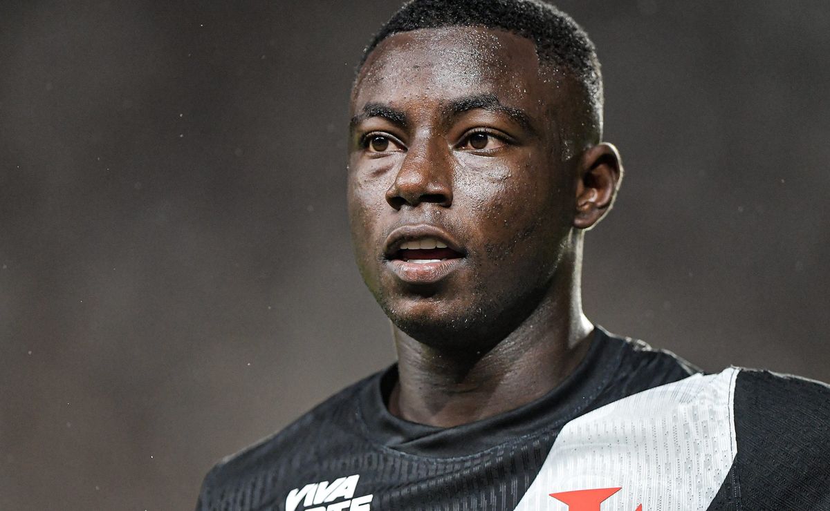 Renato Gaúcho confia em Hinestroza e Vasco adota cautela com o atacante: “As oportunidades vão aparecer”