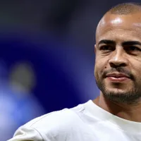 Ex-Palmeiras, Mayke sofre com artrose no joelho e gera desconforto no Santos