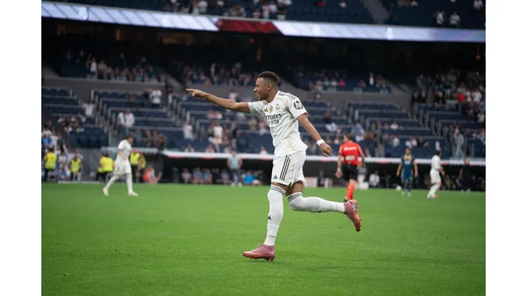 3CNGC60 Kylian Mbappe celebrating after scoring during the LaLiga match against Espanyol at Santiago Bernabeu, Madrid, 20/09/2025 Contributor:Jesús Hernández Bernal