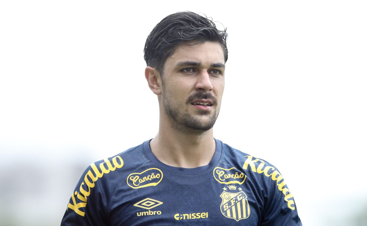 João Basso mal rescindiu no Santos e vai assinar contrato até dezembro de 2026 para jogar no Cuiabá