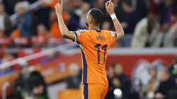 Cody Gakpo, da Holanda, comemorando o 4 a 0 durante a partida das Eliminatórias da Copa do Mundo da FIFA de 2026 entre Holanda e Finlândia. Contributor:MTB Photo