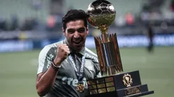 Abel Ferreira comemora titulo da Recopa Sul-americana em 2022. Foto: Ettore Chiereguini/AGIF
