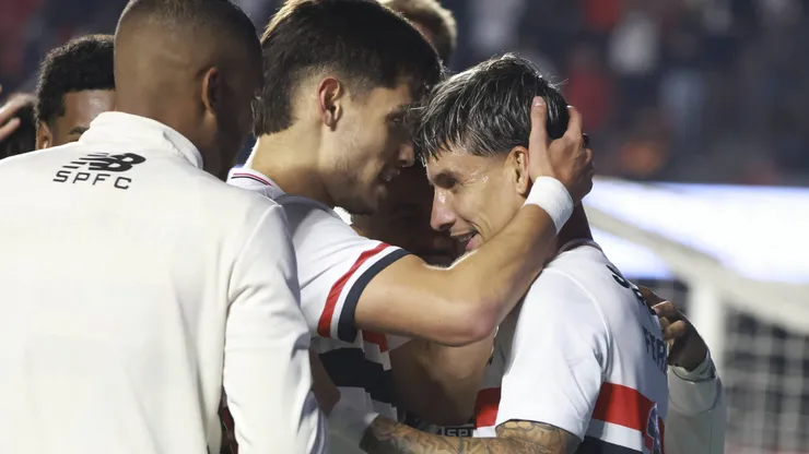 Bobadilla e Ferreira são dois dos sete jogadores do SPFC que podem ser negociados na janela do meio do ano