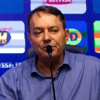 Pedrinho BH chora em apresentação de Artur Jorge