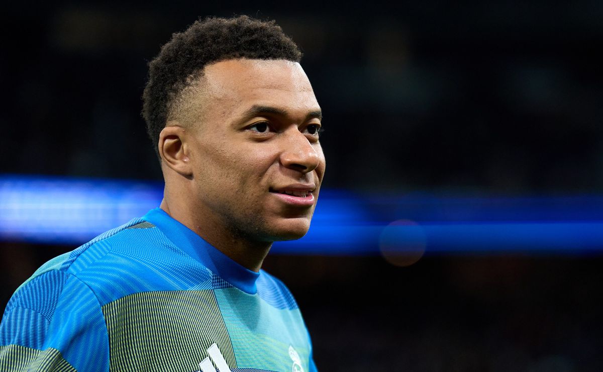 Mbappé vive fase absurda e chega mais decisivo que Raphinha para Brasil x França
