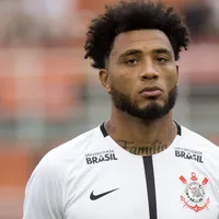 Kazim, ex-Corinthians, inicia carreira de técnico no Crawley Town