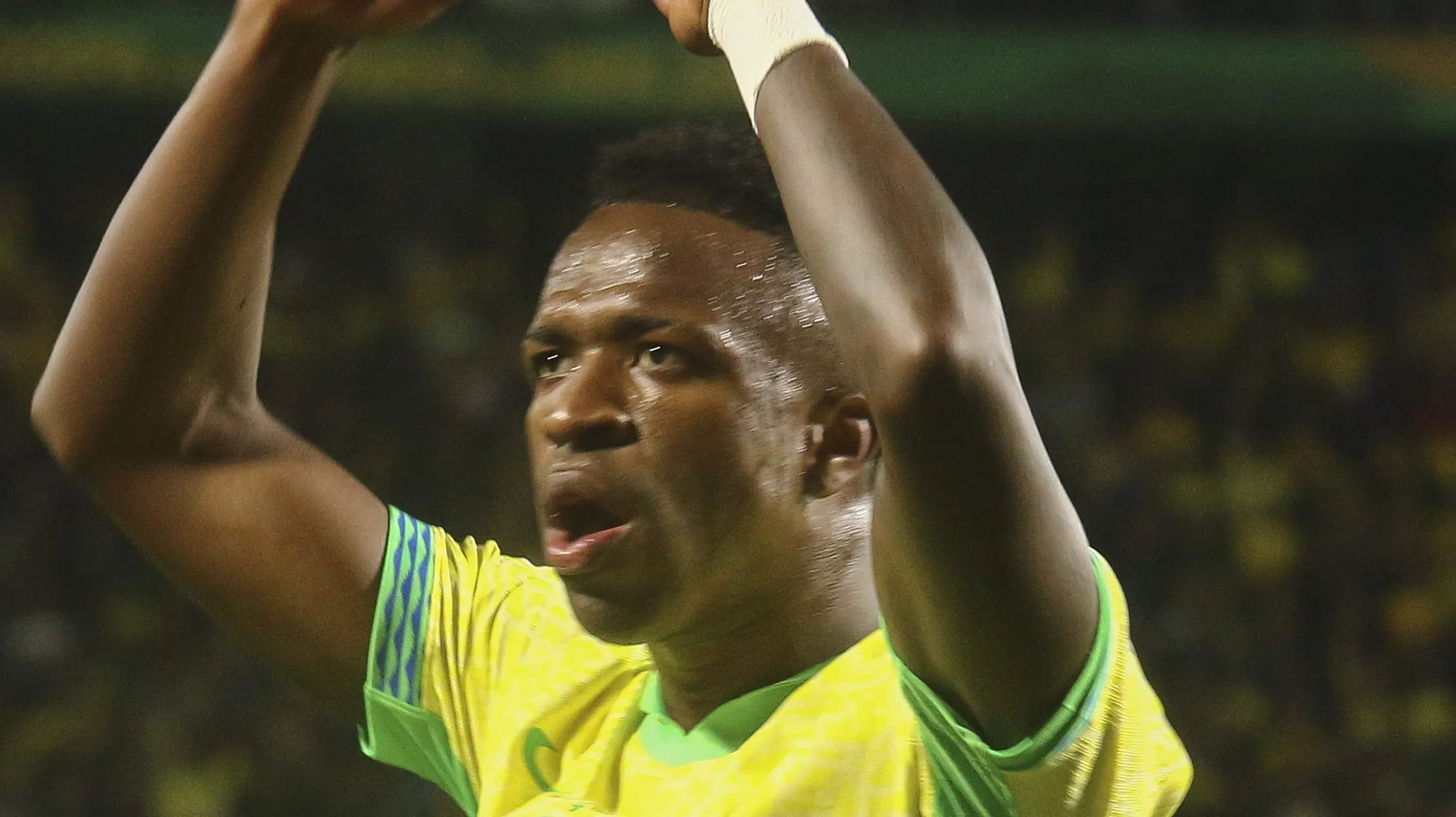Vinicius Jr. jogador do Brasil durante partida contra o Equador no estadio Couto Pereira pelo campeonato Eliminatorias Copa Do Mundo 2026. Foto: Gabriel Machado/AGIF