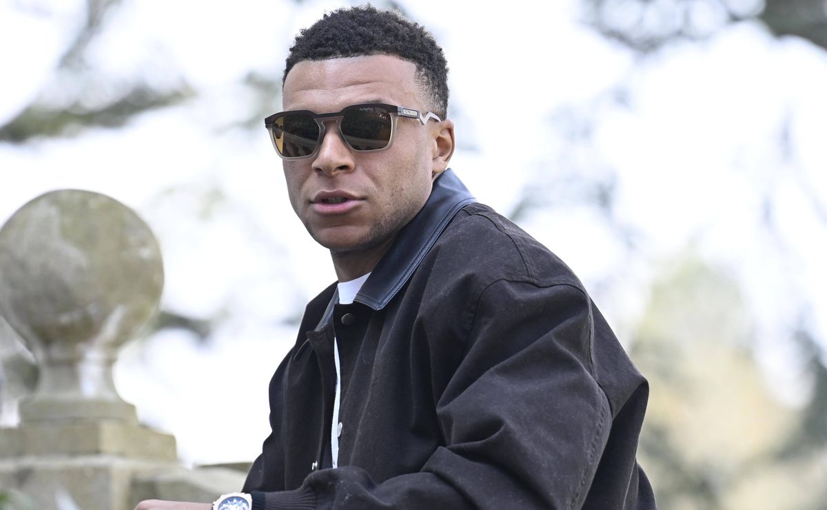 Mbappé projeta assistir jogo do Flamengo na Libertadores: “Vou perguntar a Vini se ele me deixa”