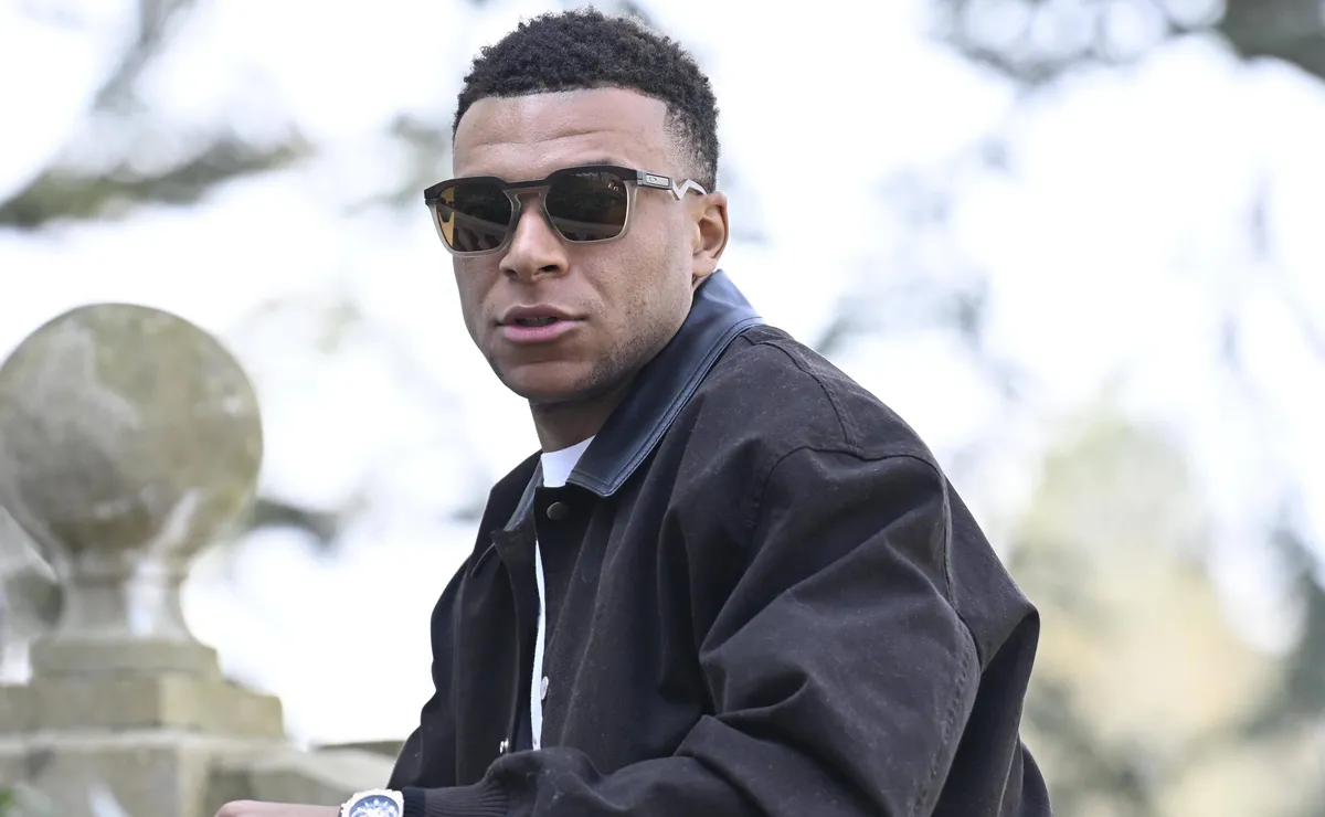 Mbappé projeta assistir jogo do Flamengo na Libertadores: “Vou perguntar a Vini se ele me deixa”