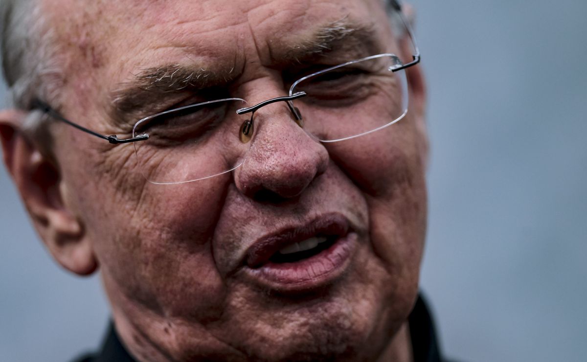 Osmar Stabile confirma que Arthur Cabral foi oferecido ao Corinthians e prega cautela