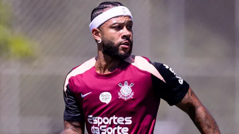 Memphis Depay em ação no CT Joaquim Grava - Foto: Agência Corinthians - Rodrigo Coca